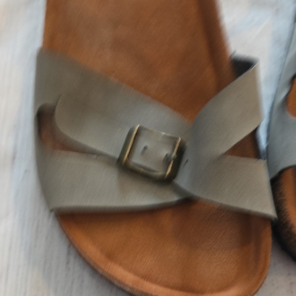 Refresh Tan and Gray Women's Sandals - Picture 3 of 5